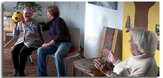 Senioren bei der Spielstunde